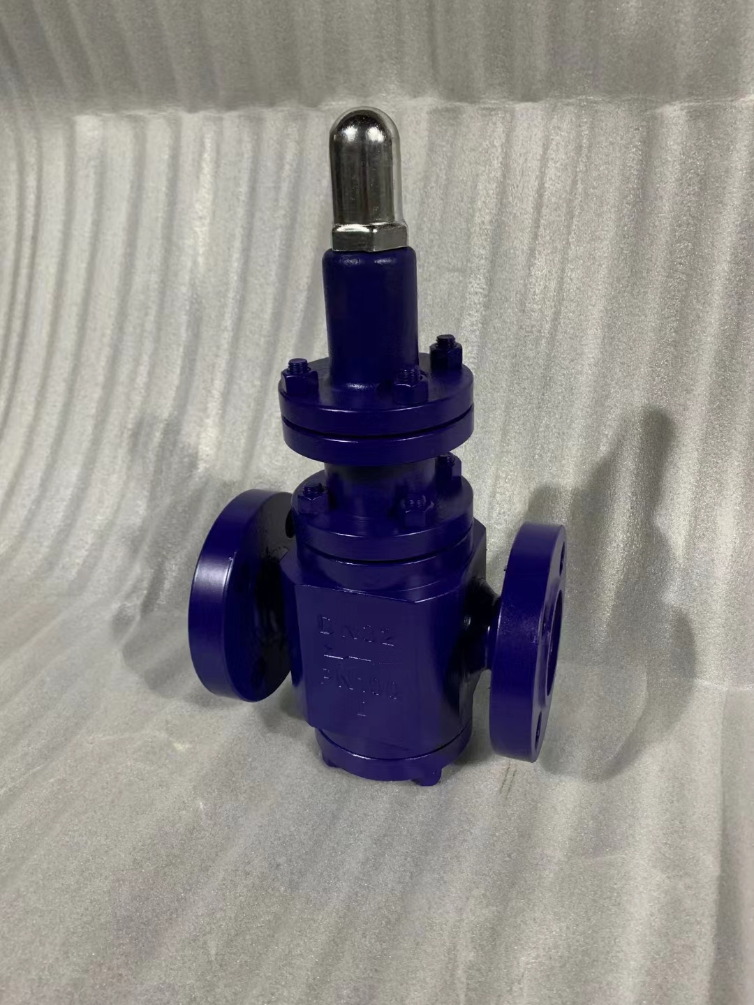 高壓減壓閥實(shí)物圖片.jpg 高壓減壓閥實(shí)物圖片.jpg