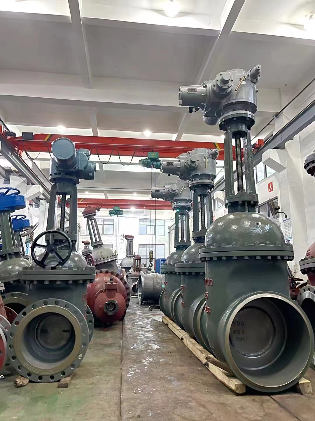 電動閘閥實物圖片.jpg 電動閘閥實物圖片.jpg